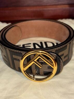 Women's Leather Fendi Logo Belt